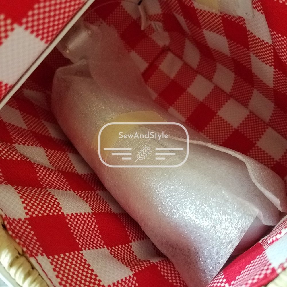 Kate Spade NWT Picnic Strawberry Wicker Basket Warm Beige plaid inside - Picture 10 of 13